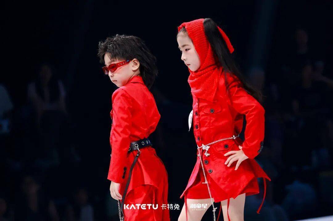 从新人到高级导师！看这位少儿模特导师如何扭转开局！ (图3)