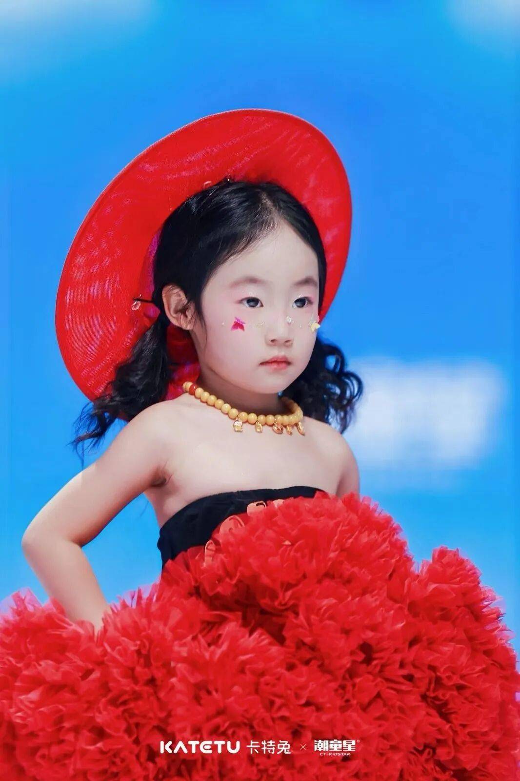 从新人到高级导师！看这位少儿模特导师如何扭转开局！ (图5)