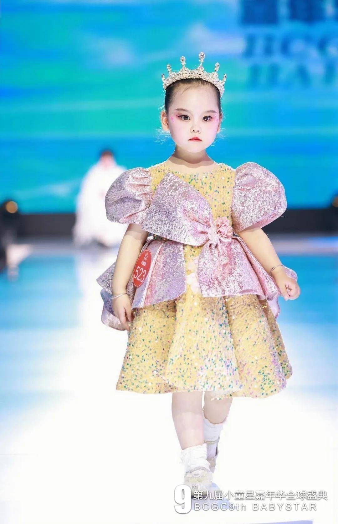 少儿模特T台焦点的秘密：如何练就超模气场？(图10)