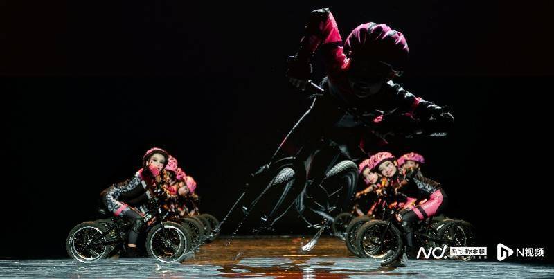 广东体育题材少儿舞蹈获奖作品展演,用艺术诠释体育精神 (图2) 广东体育题材少儿舞蹈获奖作品展演,用艺术诠释体育精神 (图2)