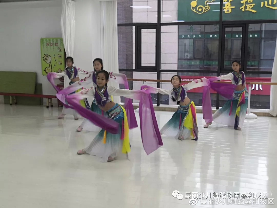 你家的孩子怎么这么有气质？少儿舞蹈开始抓起(图3)