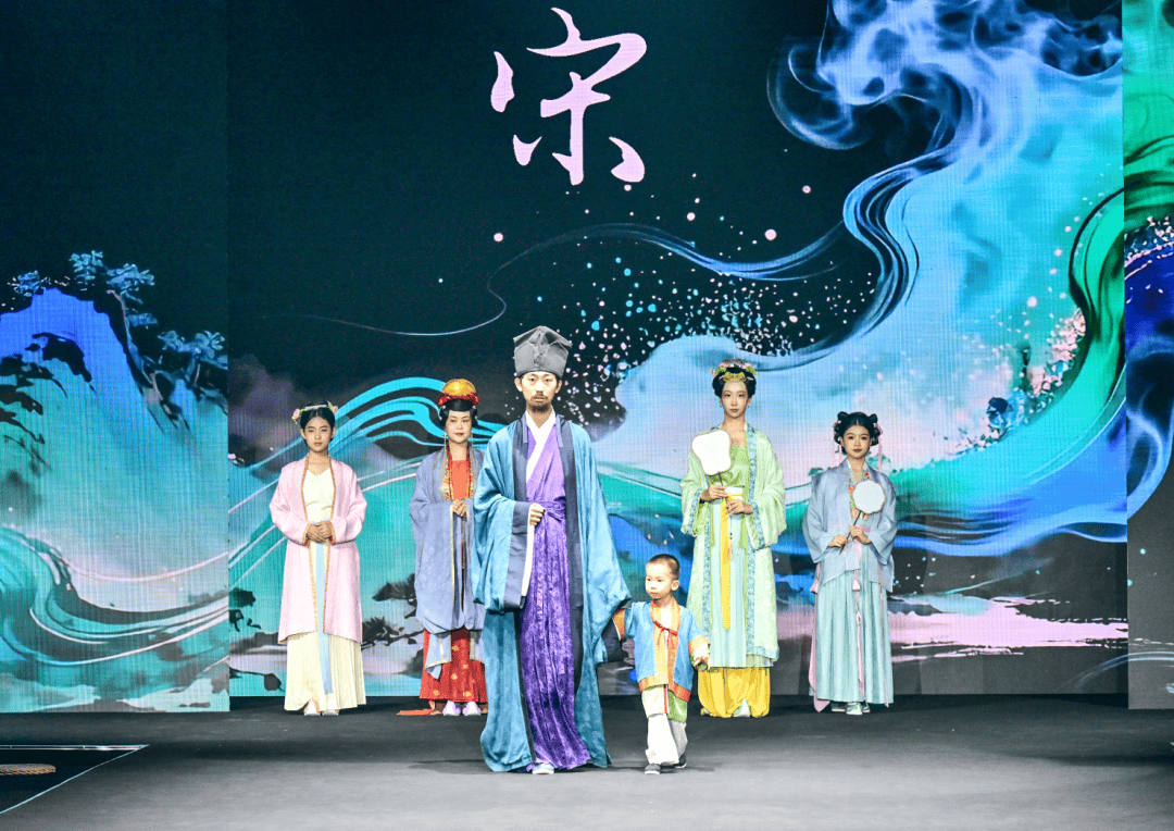 惊艳！副中心开启少儿时装周！AI汉服大秀+VR体验，还有亲子工坊 (图9)