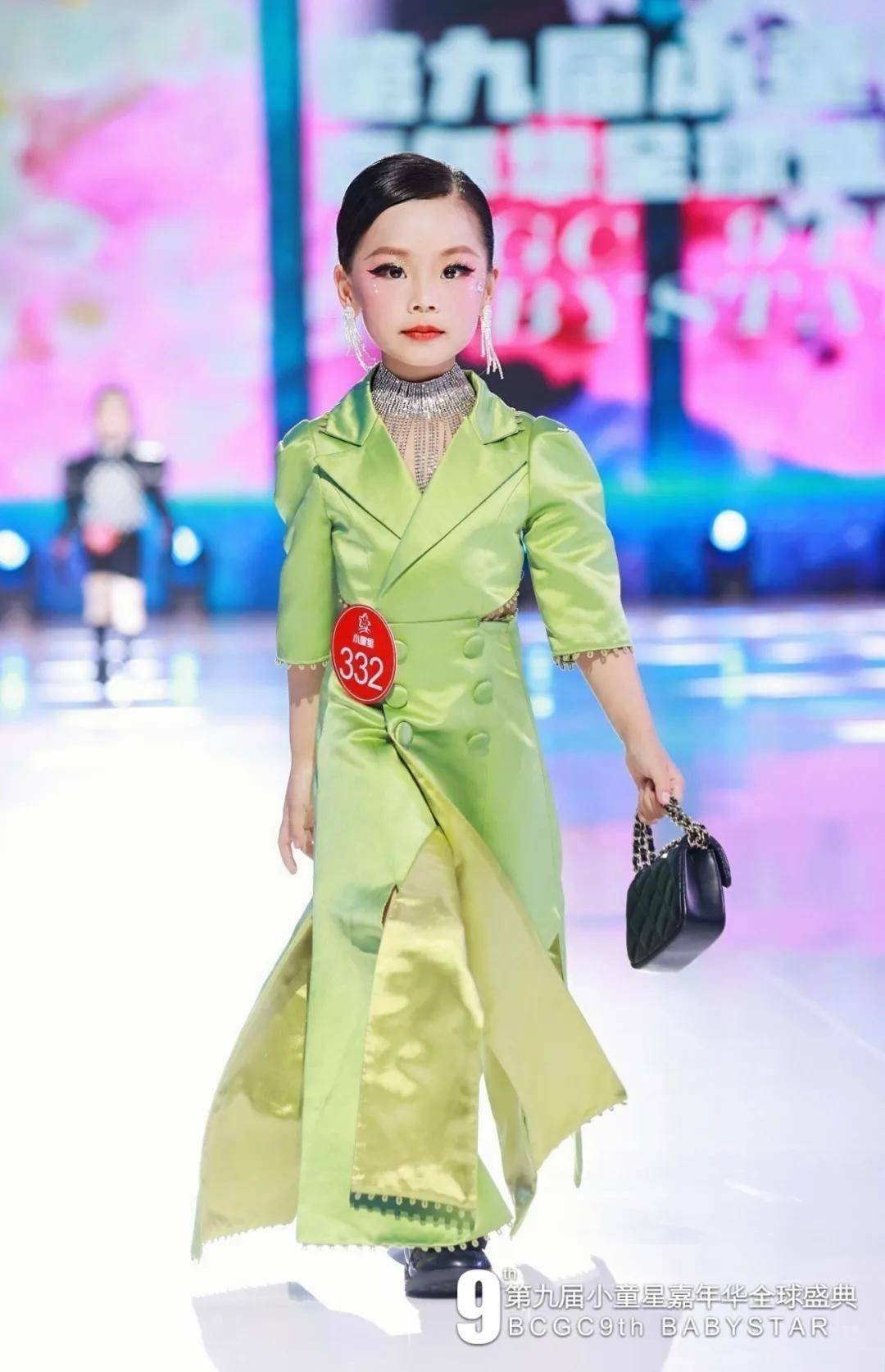 少儿模特T台焦点的秘密:如何练就超模气场? (图4) 少儿模特T台焦点的秘密:如何练就超模气场? (图4)