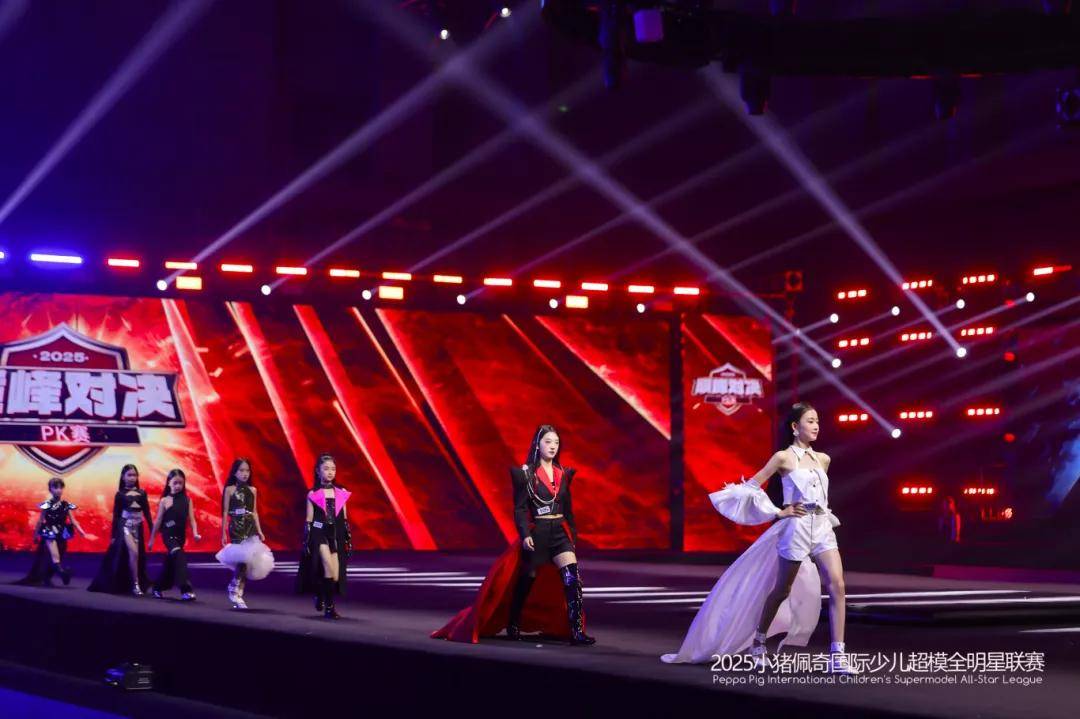 少儿模特T台焦点的秘密:如何练就超模气场? (图12) 少儿模特T台焦点的秘密:如何练就超模气场? (图12)