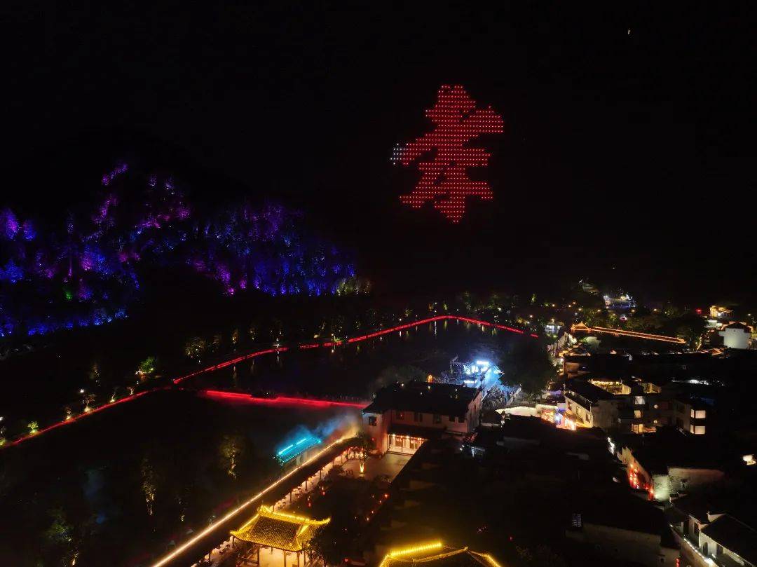 2025西递少儿时装周，T台光影流转，科技点亮未来！#来黟县享清凉 (图27)