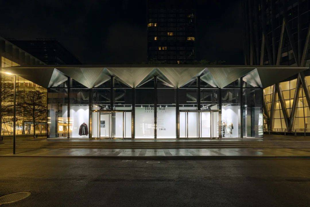 非遗技艺邂逅现代时尚，深圳时装周金秋绽放传统时尚新篇章(图4)