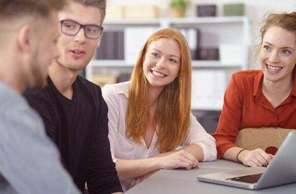 提高沟通口才的几条技巧分享给你 (图1)