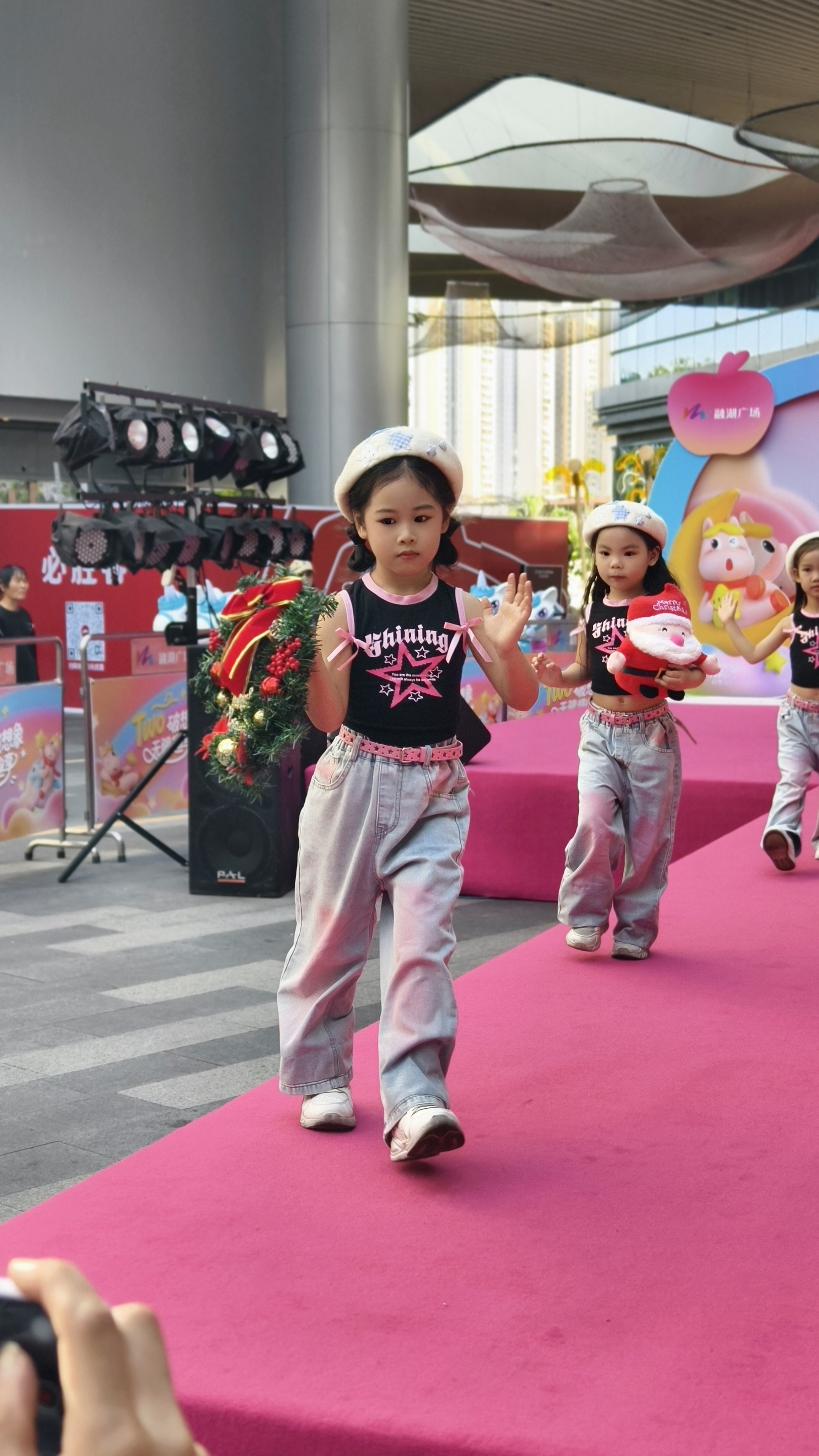 《造趣嗨圣诞.童艺星闪耀》走秀节目花絮(图14)