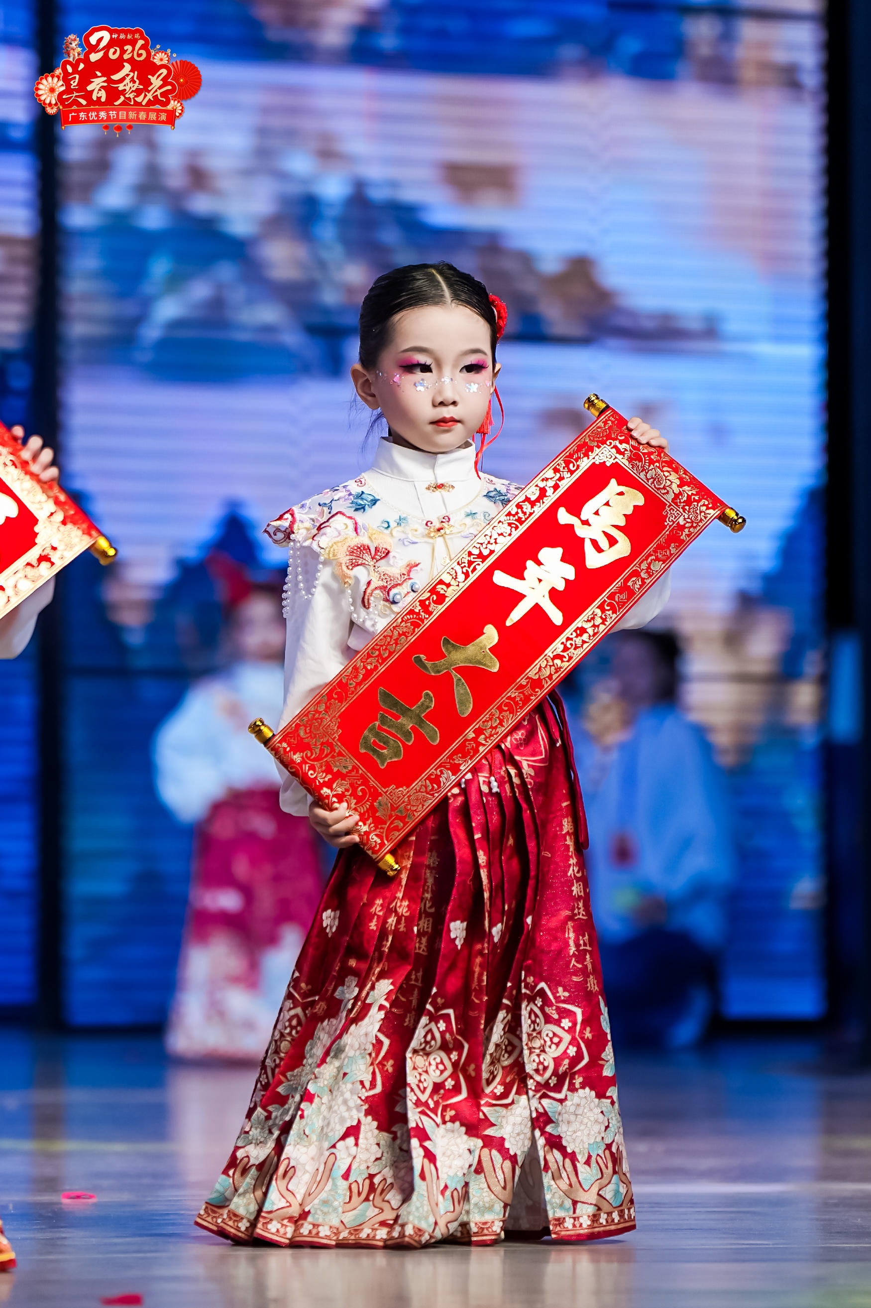 融媒广视电影集团2026 美育繁花春晚深圳宝安海雅大剧院圆满举办(图3) 融媒广视电影集团2026 美育繁花春晚深圳宝安海雅大剧院圆满举办(图3)