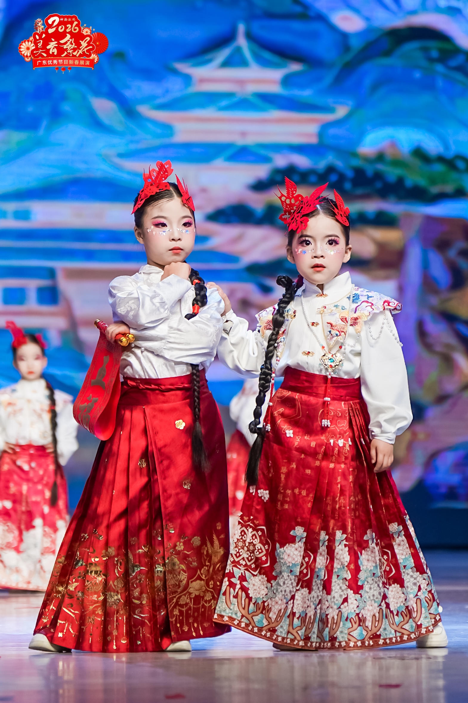 融媒广视电影集团2026 美育繁花春晚深圳宝安海雅大剧院圆满举办(图4) 融媒广视电影集团2026 美育繁花春晚深圳宝安海雅大剧院圆满举办(图4)