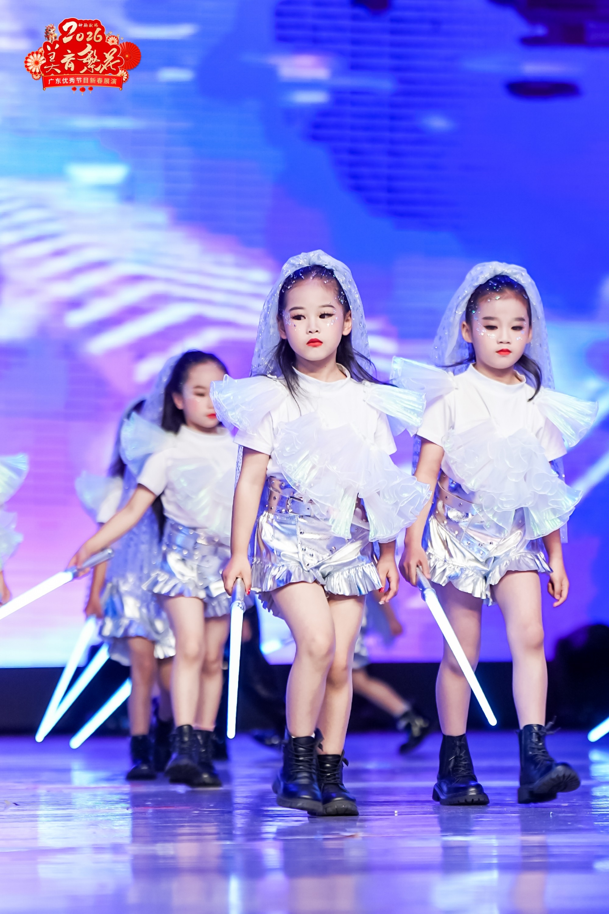 融媒广视电影集团2026 美育繁花春晚深圳宝安海雅大剧院圆满举办(图6) 融媒广视电影集团2026 美育繁花春晚深圳宝安海雅大剧院圆满举办(图6)