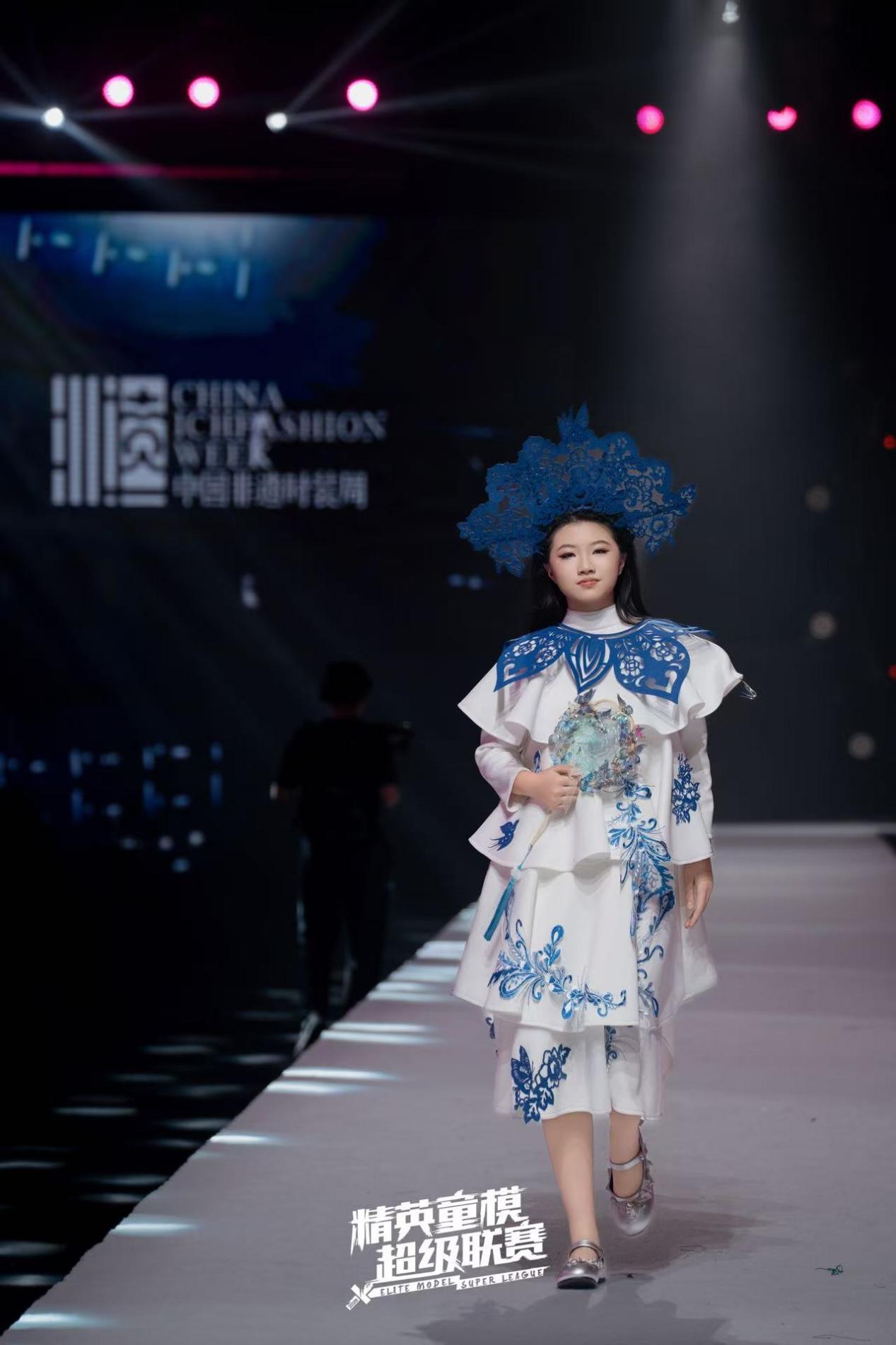 2026精英童模超级联赛全球代言人许若琳载誉而归(图7) 2026精英童模超级联赛全球代言人许若琳载誉而归(图7)