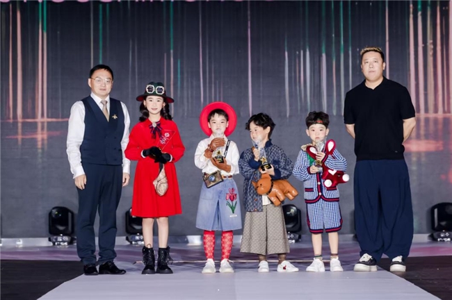 奢尚邂逅少年风采：2026 NOUS AIMONS GUCCI顶级时尚秀璀璨启幕(图5)