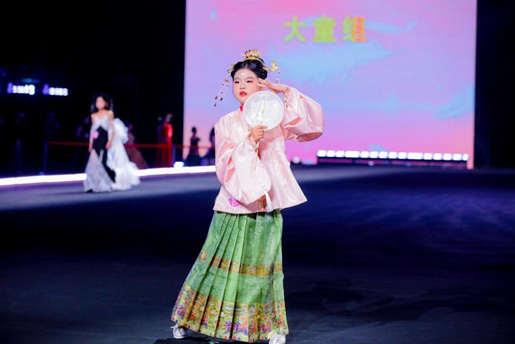 兴风采 时尚秀 少儿 & 银龄模特才艺大赛暨金融知识教育宣传主题活动圆满收官(图11)