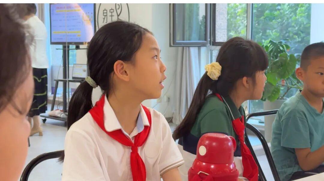 东城逸家教育集团奥龙小学二（2）班知行成长共同体开展“小小演说家”口才演讲主题活动(图4)